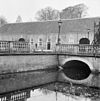 Overzicht brug met schade aan ballustrade - Lochem - 20336674 - RCE -  Huis Ampsen: Overzicht brug met schade aan ballustrade 