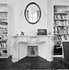 Interieur, eerste verdieping, kamer, schouw met een wit marmeren schoorsteenmantel - Lochem - 20339007 - RCE -  De Boekhorst: Interieur, eerste verdieping, kamer, schouw met een wit marmeren schoorsteenmantel 