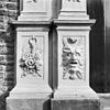 Grote portaal, voet van linker pilaster - 's-Heerenberg - 20105748 - RCE -  Kasteel Bergh: grote portaal, voet van linker pilaster 