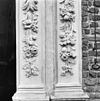 Grote portaal, detail rechter pilaster - 's-Heerenberg - 20105762 - RCE -  Kasteel Bergh: grote portaal, detail rechter pilaster 