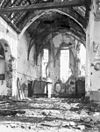 Kerkinterieur met oorlogsschade - Kesteren - 20124943 - RCE -  Nederlands Hervormde Kerk: Kerkinterieur met oorlogsschade 