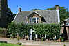 Varik - Waalbanddijk 12 - Woonhuis.JPG -  Het dwarse huis is de voormalige kosterswoning en schoolhuis uit 1841. 