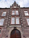 Nijmegen Rijksmonument 522963 Snijderskazerne gevel boven entree.JPG -  Nijmegen Rijksmonument 522963 Snijderskazerne gevel boven entree 