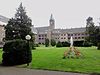 Nijmegen Rijksmonument 523017 Berchmanianum Houtlaan 4 achteraanzicht.JPG -  Nijmegen Rijksmonument 523017 Berchmanianum, Houtlaan 4, park met beeld St.Jan Berchmans 