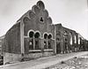 Voorgevel van de synagoge te Nijmegen en de bijbehorende school kort voor de restauratie - Nijmegen - 20264209 - RCE -  Synagoge: Voorgevel van de synagoge te Nijmegen en de bijbehorende school kort voor de restauratie 