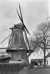 Stellingmolen van opzij gefotografeerd - Oldebroek - 20172415 - RCE -  De Hoop: Stellingmolen van opzij gefotografeerd 