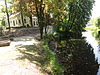 Zetten Rijksmonument 523913 Vuchtheuvelkerk leigraaf langs kerkhof.JPG -  Zetten 