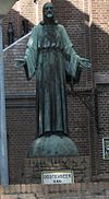Christusbeeld Oosterbeek.JPG -  Beeld van August Falise RM