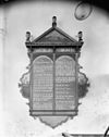 Oostmuur X geboden bord. - Leur - 20138938 - RCE -  Nederlands Hervormde Kerk: oostmuur X geboden bord. 