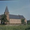 Overzicht van de zuidgevel en kerktoren