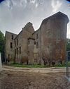 Vlnr- Noordoost toren, noordvleugel, tussenlid, ronde toren (noordwest zijde) met nooddak uit 1966 - Nederhemert-Zuid - 20340568 - RCE -  Kasteel Nederhemert: vlnr: Noordoost toren, noordvleugel, tussenlid, ronde toren (noordwest zijde) met nooddak uit 1966 (opmerking: Gefotografeerd in het kader van Kanjerproject) 
