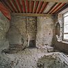 Interieur, overzicht linker kamer met haard, tijdens restauratie - Nederhemert-Zuid - 20334989 - RCE -  Kasteel Nederhemert: Interieur, overzicht linker kamer met haard, tijdens restauratie 