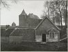 Zicht op het kasteel en bijgebouwen - Poederoijen - 20182556 - RCE -  Kasteel Loevestein: Zicht op het kasteel en bijgebouwen 