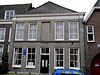 Pand met verdieping en schilddak