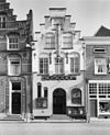 Pand met gepleisterde trapgevel