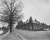 Voor- en zijgevel van het Ruitershofje aan de Berkelsingel te Zutphen