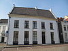 Groot huis op de hoek van het Kerkstraatje