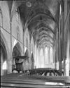 Interieur met preekstoel van de Broederenkerk te Zutphen naar het oosten - Zutphen - 20226893 - RCE -  Broederenkerk: Interieur met preekstoel van de Broederenkerk te Zutphen naar het oosten 