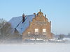 Leesten winter 27 dec 10 0041 -  Deze foto's heb ik gemaakt van het Meijerink , monumentnr 38320, op kerstochtend 2010 op verschillende momenten tijdens het optrekken van de nevel. 