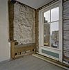 Interieur, eerste verdieping, venster en deel ontpleisterde muur - Zutphen - 20329252 - RCE -  Interieur, eerste verdieping, venster en deel ontpleisterde muur 