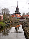 Mensingeweer -  Zicht op Mensingeweer met de molen 
