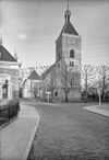 Kerk vanuit het westen - Uithuizen - 20211154 - RCE -  Nederlands Hervormde Kerk: kerk vanuit het westen 