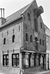 Voor- en zijgevel - Groningen - 20094042 - RCE -  Het pand Boteringeplaats 4-8 (voorheen Muurstraat 10), Groningen, voor- en zijgevel, 1966 