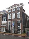 Groningen Pelsterstraat 4.JPG -  Groningen, Pelsterstraat 4; Onderkelderd pand van drie traveeÃ«n breed, 13de eeuw; rm 18656 