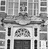 Voorgevel, ingangspartij (1723) - Groningen - 20339250 - RCE -  Voorgevel, ingangspartij (1723) (opmerking: Gefotografeerd voor Huizen in Nederland, Hendrick de Keyser) 