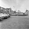 Overzicht Damsterdiep - Groningen - 20092187 - RCE -  Het Damsterdiep in Groningen in 1980, gezien naar het westen. Het pand met de lijstgevel links (nr. 17) is een rijksmonument (rm 18440). 