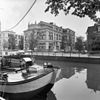 Overzicht - Groningen - 20093316 - RCE -  De Stadsschouwburg in Groningen in 1980, gezien vanaf de overzijde van de Turfsingel 