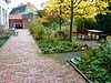 Armhuiszitten Convent - tuin -  Gezicht op de tuin van het Armhuiszitten Convent in de stad Groningen (Nederland).