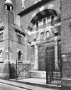 Ingangspartij van de synagoge te Groningen - Groningen - 20093240 - RCE -  Synagoge: Ingangspartij van de synagoge te Groningen 