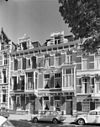 Voorgevels - Groningen - 20094272 - RCE -  De voorgevels van Praediniussingel 37 (links, rm 486925) en 35 (rm 486278), Groningen, 1969 