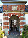 Pelstergasthuis1 -  The entryway of the Pelster hospital in Groningen, the Netherlands. Esperanto: La enirejo de la hospitalo Pelster, en Groningo, nederlando. EspaÃ±ol: La entrada del hospital Pelster, en Groninga, en los PaÃ­ses Bajos.  De toegangspoort van het Pelstergasthuis.