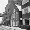 Voorgevel - Groningen - 20094003 - RCE -  De Lage der A in Groningen, 1969. V.l.n.r. Lage der A 5 (Friesland) en 6 (voorheen 6 en 7, De Vooruitgang, samen gem. mon. 102488), nr. 8 (rm 18540) en 9-10 (gedeeltelijk, rm 485817). This is an image of a municipal monument in Groningen with number 102488 More images 