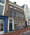 Groningdamsterdieppandvan4trvbreed -  Groningen, Damsterdiep 17. Pand van vier traveeÃ«n breed