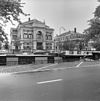 Voorgevel - Groningen - 20093317 - RCE -  De Stadsschouwburg van Groningen in 1980, gezien vanaf de overzijde van de Turfsingel 
