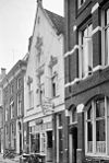 Voorgevel - Groningen - 20094197 - RCE -  Peperstraat 9 in Groningen, met links daarvan nr. 11 (rm 18657). 