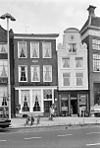 Voorgevels - Groningen - 20093819 - RCE -  De panden Grote Markt 37 (links, rm 18470) en 38 (rm 18471) in Groningen 