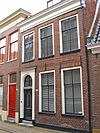 Pand met verdieping en kroonlijst