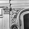INTERIEUR, HAL, WAND MET HOUTSNIJWERK, DETAIL - Groningen - 20297387 - RCE -  INTERIEUR, HAL, WAND MET HOUTSNIJWERK, DETAIL 