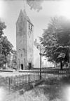 Kerk vanuit het noord-westen, vanuit het zuid-westen en vanuit het zuid-oosten - Noordlaren - 20169096 - RCE -  Nederlands Hervormde Kerk: kerk vanuit het noord-westen, vanuit het zuid-westen en vanuit het zuid-oosten 