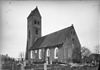 Kerk en toren op kerkhof voor de restauratie naar het noord-westen - Midwolde - 20158947 - RCE -  Hervormde Kerk: Kerk en toren op kerkhof voor de restauratie naar het noord-westen 