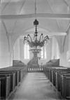 Interieur, overzicht naar het westen oosten - Westerwijtwerd - 20254530 - RCE -  Nederlands Hervormde Kerk: Interieur, overzicht naar het westen oosten 