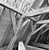 Konstructie detail aan noordwand koorkap - Thesinge - 20208037 - RCE -  Nederlands Hervormde Kerk: konstructie detail aan noordwand koorkap 