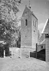 Exterieur vanuit het zuid-zuid oosten en vanuit het noorden - Baflo - 20027369 - RCE -  N.H.Kerk: exterieur vanuit het zuid-zuid oosten en vanuit het noorden 