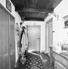 Interieur gang met voordeur - Grijpskerk - 20331969 - RCE -  Interieur gang met voordeur 