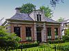 Woonhuis van het dwarshuistype in eclectische stijl