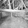 Interieur, overzicht vakwerkschuur met kapconstructie - 20000253 - RCE -  Interieur, overzicht vakwerkschuur met kapconstructie 